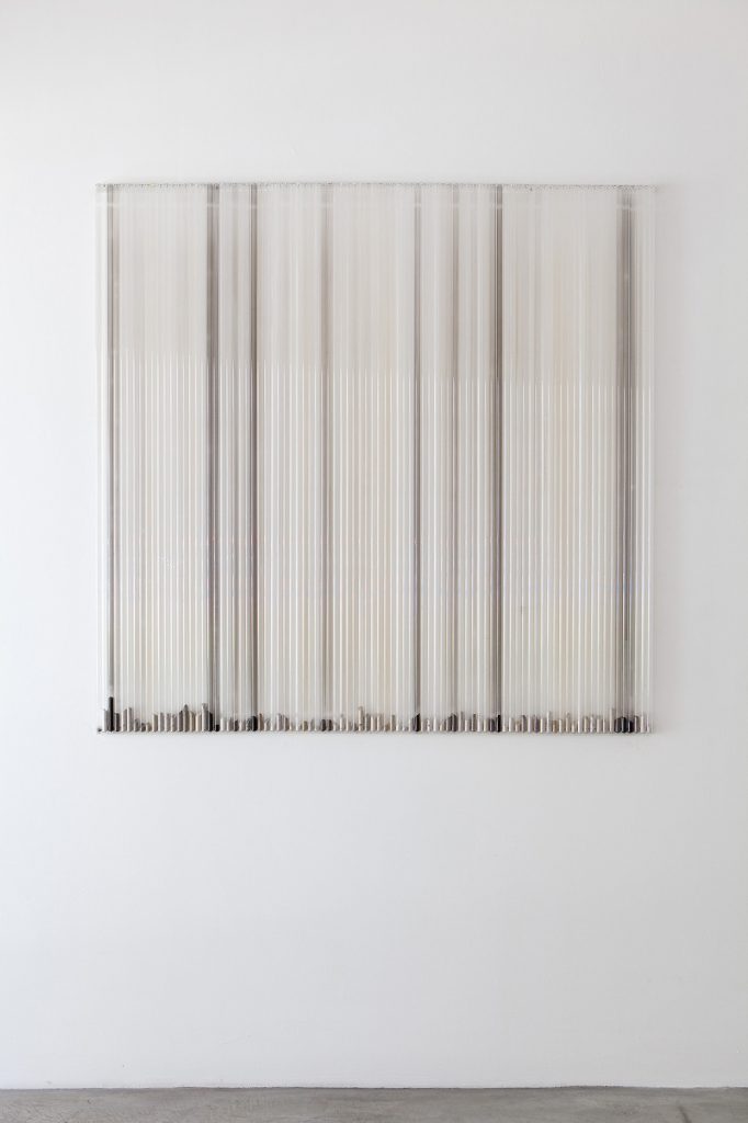 Vuoti (Leere), Glasröhren mit Asche gefüllt, 150 cm x 150 cm, 2011